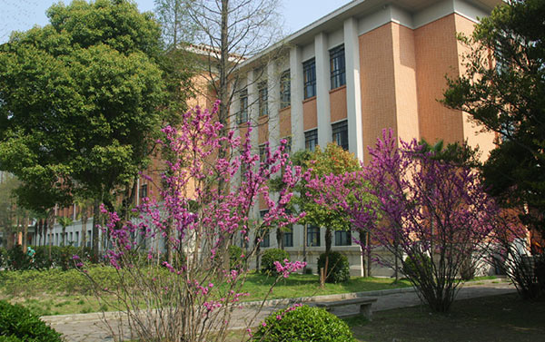 The north teaching building (北楼) in Siping campus, Tongji University. (Wikimedia Commons)